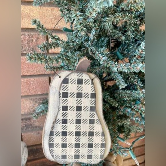 *Layered Wood Buffalo Plaid Pumpkin Ornament Cream and Black - Picture 3 of 6